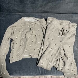 Hollister Gilly Hicks Lounge top and bottom set